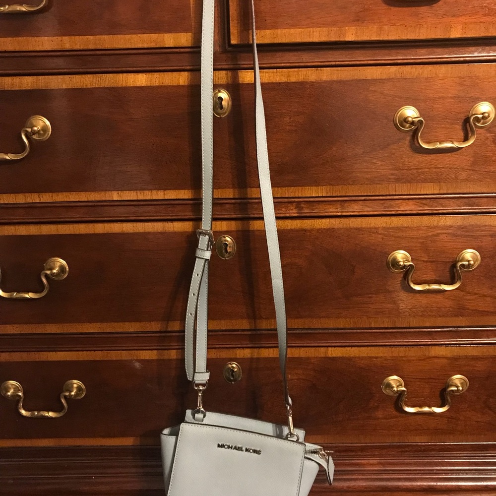 Authentic Michael Kors blue cross body - Picture 4 of 6